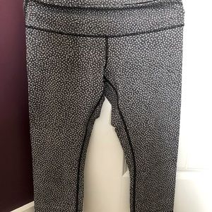 Lululemon crop leggings - Size 10